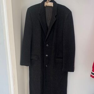 Men's Black Overcoat
Vintage metropolitan Bloomingdale’s